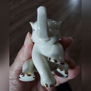 Lenox Sitting Baby Elephant Trunk Figure with 24K Gold Trim Porcelain Vintage